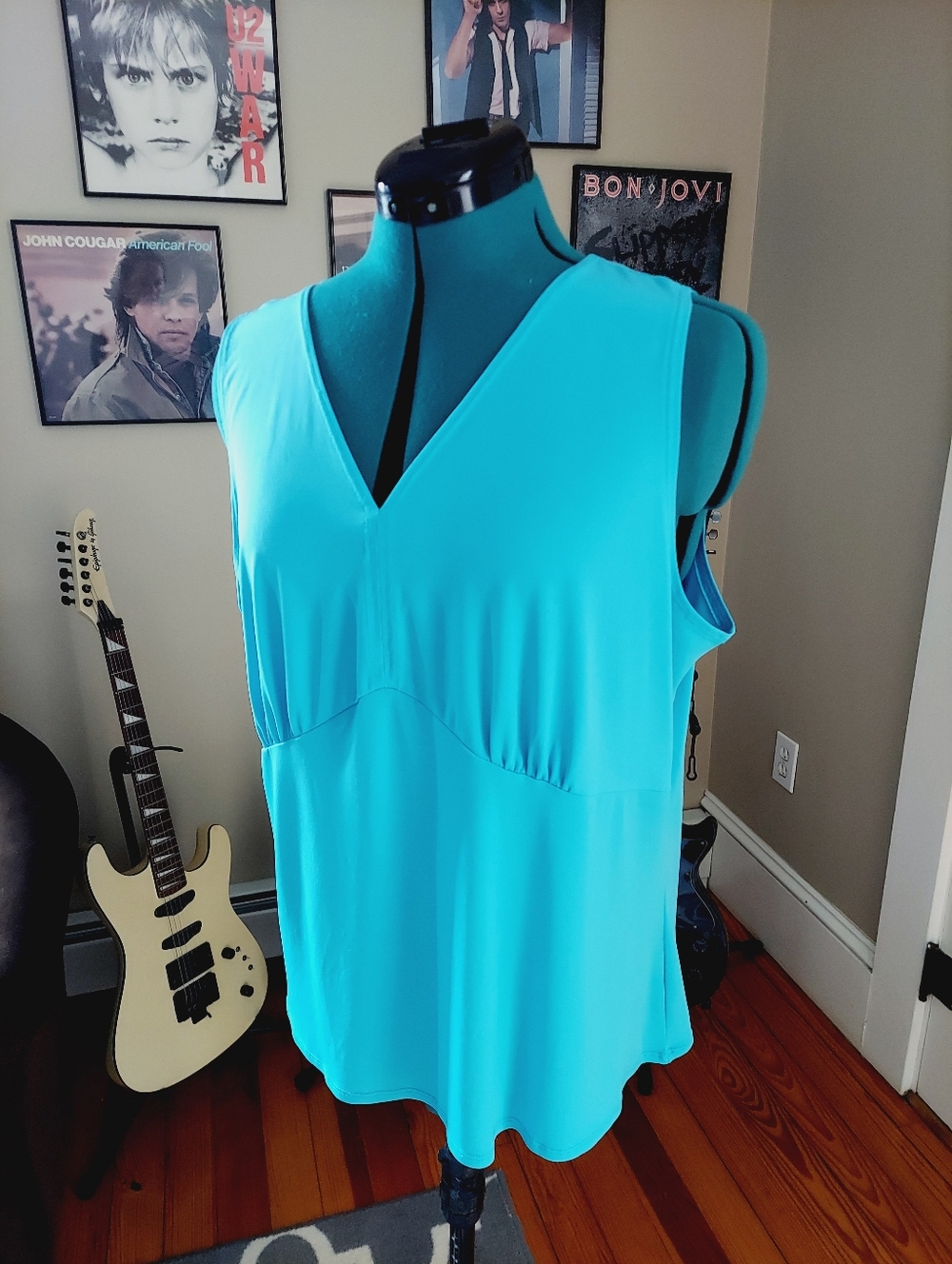 🔴3/$15 Fashion Bug Sexy V-Neck Sleeveless Turquoise Top Women's 18/20W - Picture 3 of 8